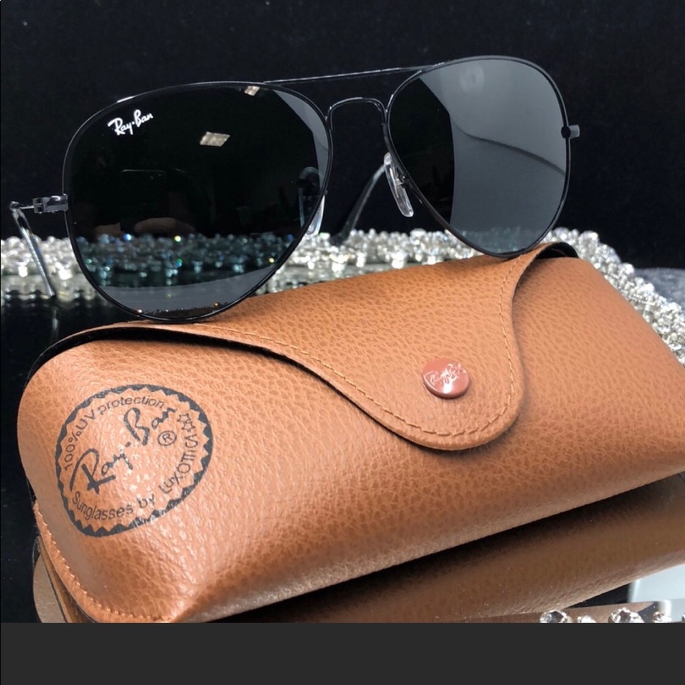 Ray ban black on black